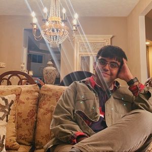 Meet your Posher, Shahum